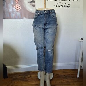 Women's NWT Wild Fable Distressed Highest Rise Mom Jeans Color Light Blue 12/31